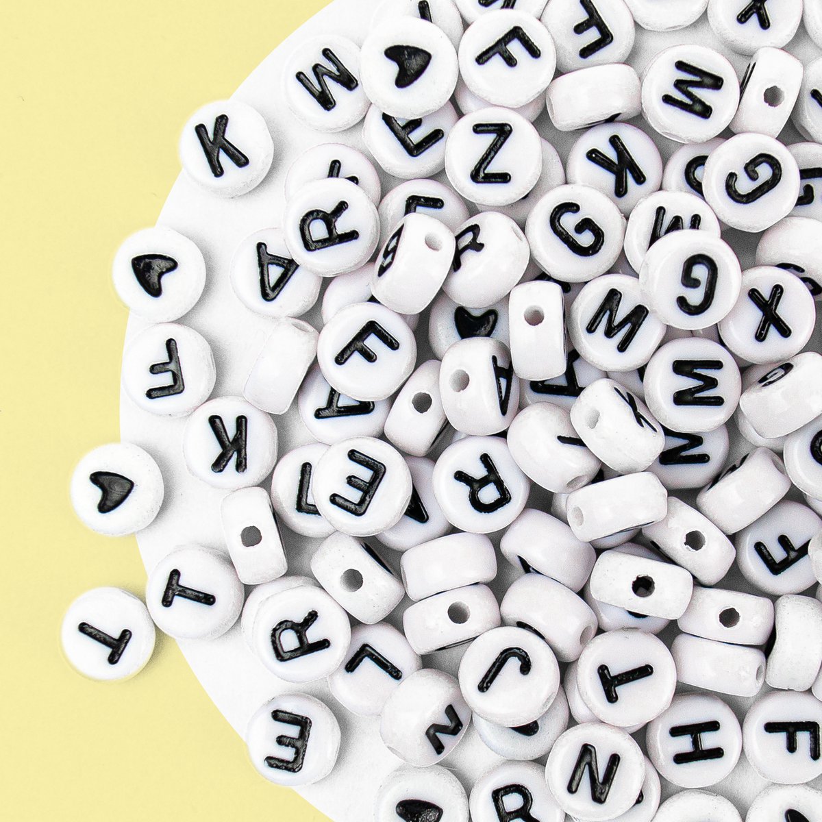 Letterkralen voor Sieraden maken - Alfabet kralen voor ketting/armband/telefoonkoord etc. - Acryl – Wit met zwarte letter - 7 mm - 1400 stuks gesorteerd — afbeelding 8