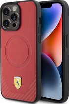 Ferrari Carbon Bottom Back Case (MagSafe Compatible) - Geschikt voor Apple iPhone 15 Pro (6.1") - Rood