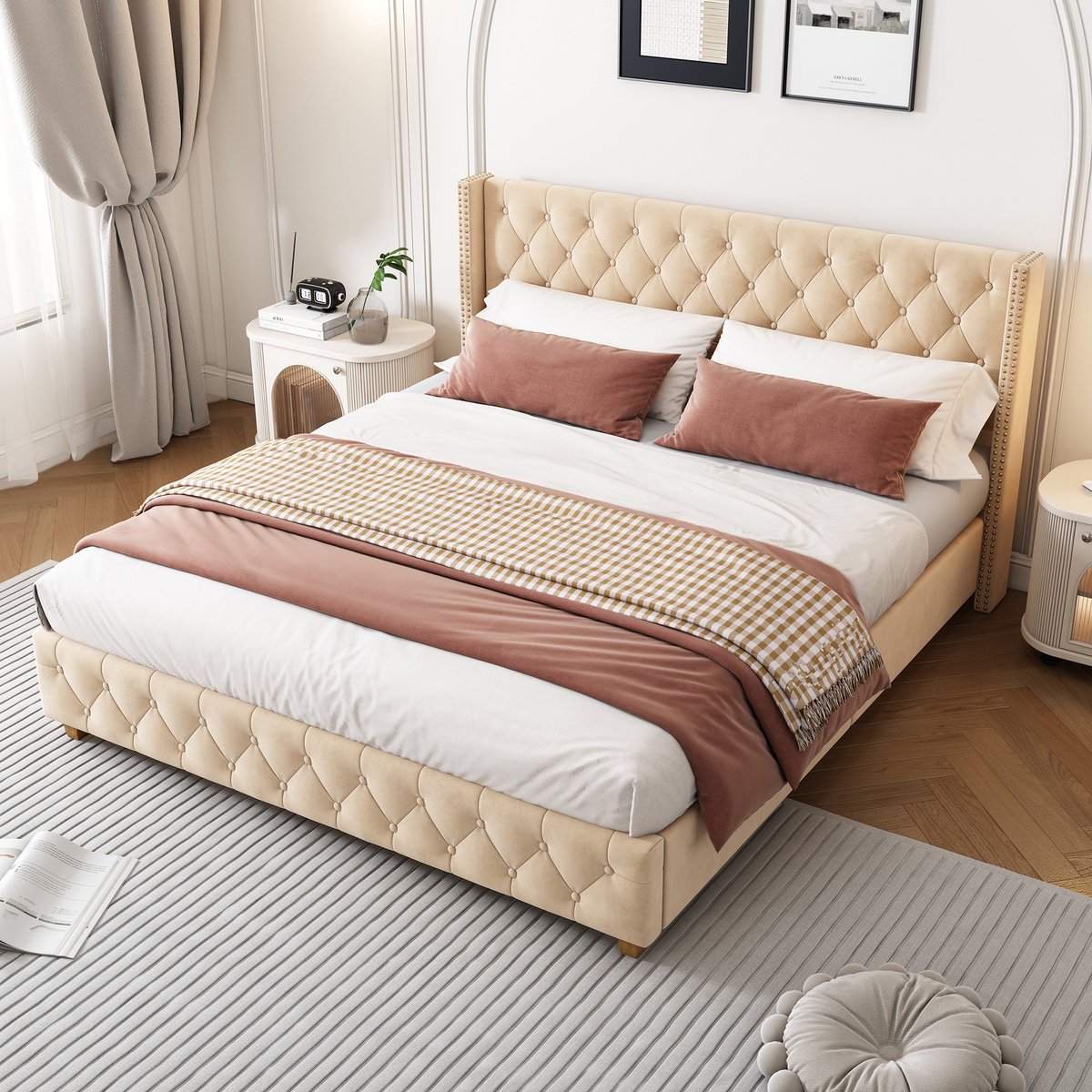 Gestoffeerd bed 180x200cm - Tweepersoonsbed met lattenbodem en hoofdeinde - knoopbekleding - klinknagelbekleding - houten poten - fluweel-donkerbeige