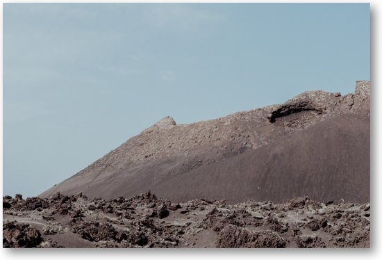 Sereen Vulkanisch Canvas - Lanzarote's Stille Pracht - Minimalistisch Vulkanisch - Foto op Plexiglas 90x60