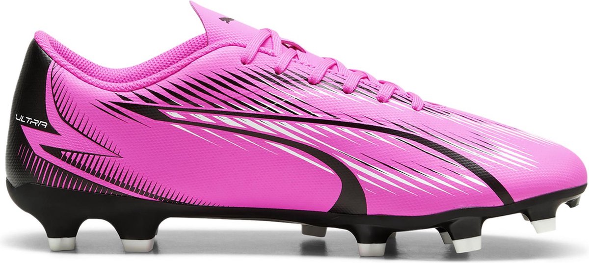 PUMA ULTRA PLAY FG/AG voetbalschoenen in Poison Pink met zwarte en witte details, maat 44.5, lichtgewicht synthetisch bove...