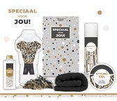 Geschenkset "Speciaal voor jou!" - 4 Producten - 800 Gram | Wellness Giftset Voor Hem - Luxe Cadeaubox - Man - Vriend - Collega - Douchegel - Deodorant - Scrubzout - Styling Gel - Vaderdag - Verjaardag Vader- Geslaagd - Stoer Cadeau Pakket - Sport