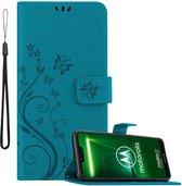 Cadorabo Hoesje geschikt voor Motorola MOTO G7 POWER in BLOEMEN BLAUW - Beschermhoes in bloemmotief met magnetische sluiting, standfunctie en kaartsleuven Book Case Cover Etui