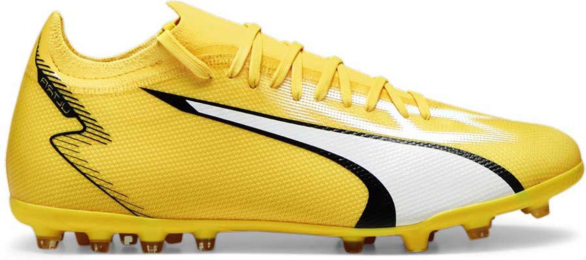 Lichte gele Puma Ultra Match Mg voetbalschoenen met mesh bovenwerk en GripControl, maat EU 44.