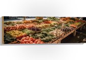 Hout - Kraam - Markt - Groente - Fruit - Verkopen - 90x30 cm - 9 mm dik - Foto op Hout (Met Ophangsysteem)
