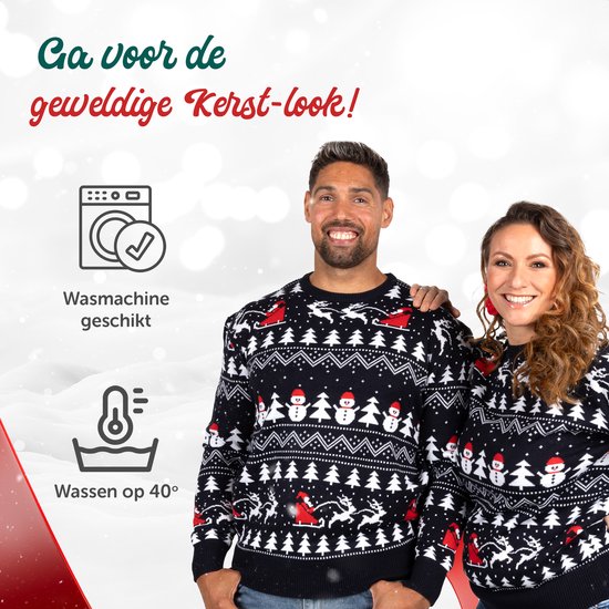 Man en vrouw dragen matchende marineblauwe kersttruien met kerstman- en sneeuwpoppatroon.