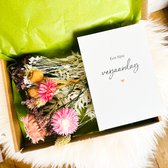 Brievenbusbloemen avec carte 'Joyeux anniversaire' cadeau fleurs séchées