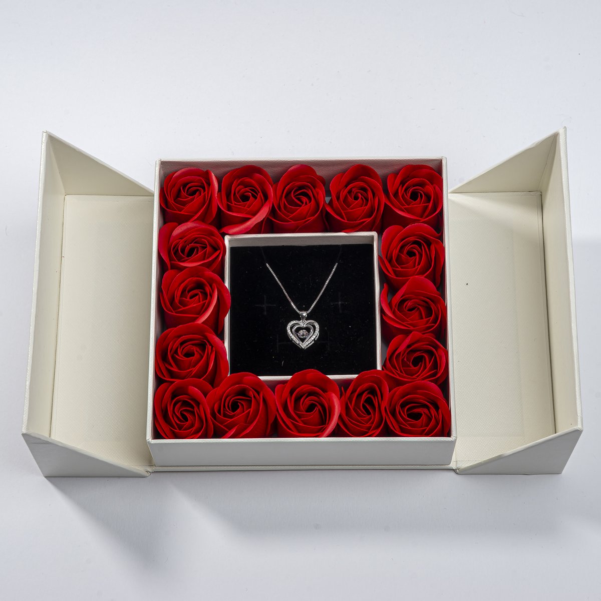 Swarovski Silverplated Hart ketting - 43+5 cm - Giftbox vrouwen – Valentijn – Moederdag cadeau - Geschenkset vrouwen - Cadeau voor vrouw - Verjaardagscadeau - Valentijnsdag - Cadeautje - Geschenk - Verjaardag Cadeau vrouw - cadeau - kerst cadeau