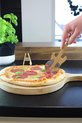 Gitaar-pizzasnijder | De coole pizzasnijder voor rocksterren | pizzaroller van roestvrij staal en hout | kleermakersroller gitaarlook | cadeau voor muzikanten voor Kerstmis, verjaardag