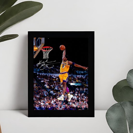 Kobe Bryant Art – Signature imprimée – 10 x 15 cm – Dans un cadre Zwart Classique – LA Lakers