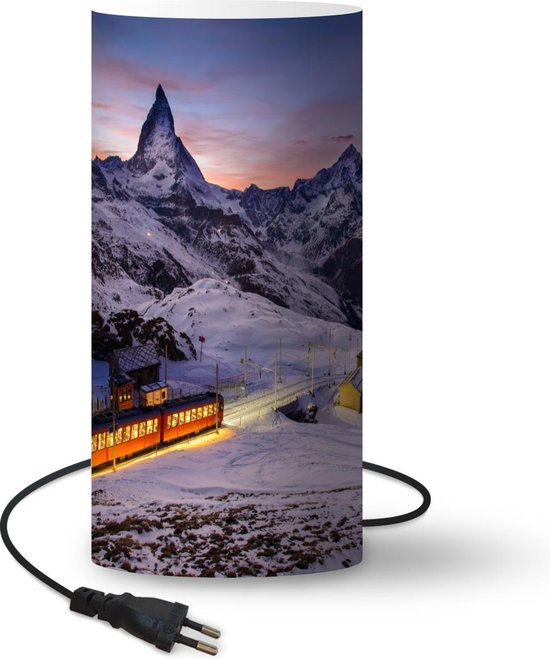 Lampe Winter in Switzerland - Train à travers le paysage enneigé de la Suisse  au lever... | bol.com