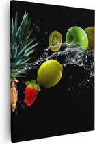 Artaza - Canvas Schilderij - Fruit Met Water Op Zwart Achtergrond - 80x100 - Groot - Foto Op Canvas - Canvas Print