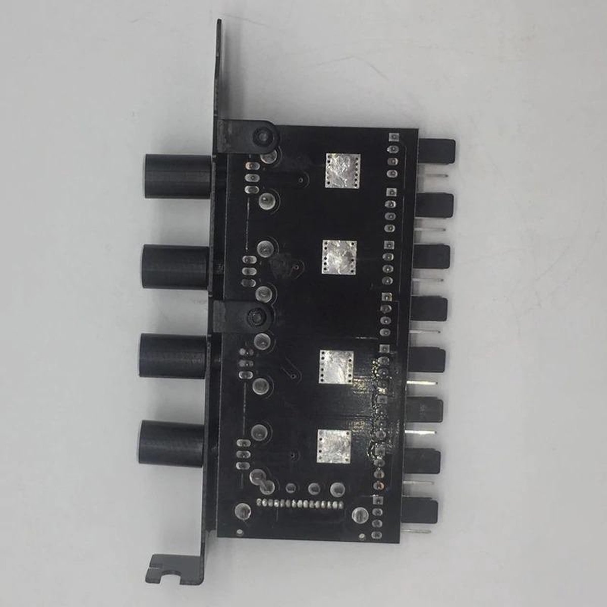 [Donley] Fan hub - Fan controller - 8 fans controller - 12V 3 en 4-pin - PC koelfan hub - controleer je fans
