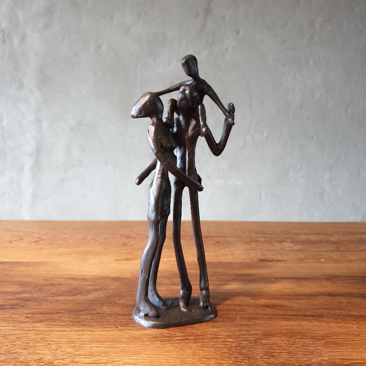 Wholsale Gouden uilensculptuur van metaal met uitgespreide vleugels voor je winkel