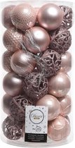 74x stuks kunststof/plastic kerstballen lichtroze (blush pink) 6 cm mix - Onbreekbaar - Kerstboomversiering/kerstversiering