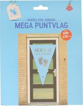 Mega puntvlag | blauw | 150 x 100 cm | Tekst Hoera! een jongen! | zilveren voetjes afbeelding