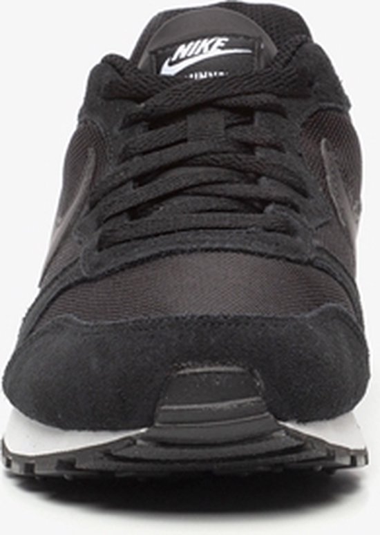 Nike MD Runner dames sneakers - Zwart - Maat 36 | bol.com