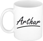 Arthur naam cadeau mok / beker met sierlijke letters - Cadeau collega/ vaderdag/ verjaardag of persoonlijke voornaam mok werknemers