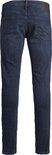 Donkerblauwe Jack & Jones jeans met vijf zakken en een leren logo patch op de achterkant.
