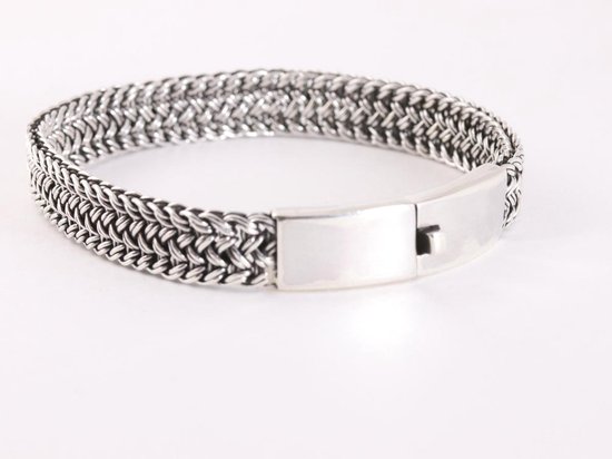 Zware gevlochten zilveren armband met kliksluiting - pols