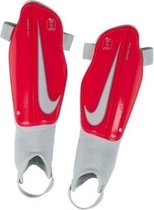 Nike Charge scheenbeschermers junior - maat L (Hoogte 55 - 59 Leeftijd 10-12jr) rood/ zwart