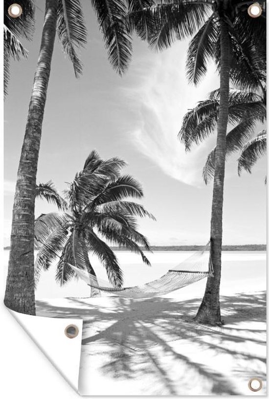Muurdecoratie Palmbomen met een hangmat op het zandstrand - zwart wit - 120x180 cm - Tuinposter - Tuindoek - Buitenposter