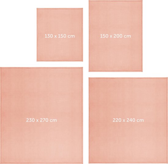 Vier oud roze fleece dekens in de maten 130x150, 150x200, 220x240, 230x270 cm.