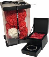 Flowerbox square met Swarovski Zilverkleurige Tennisarmband en Rose Bear White hart – Giftbox vrouwen – Valentijn – Moederdag cadeau - kado - Geschenkset - Cadeautje - Verjaardagsc