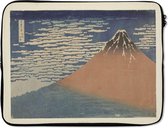 Laptophoes 15.6 inch - Helder weer en een zuidelijke wind - Schilderij van Katsushika Hokusai - Laptop sleeve - Binnenmaat 39,5x29,5 cm - Zwarte achterkant