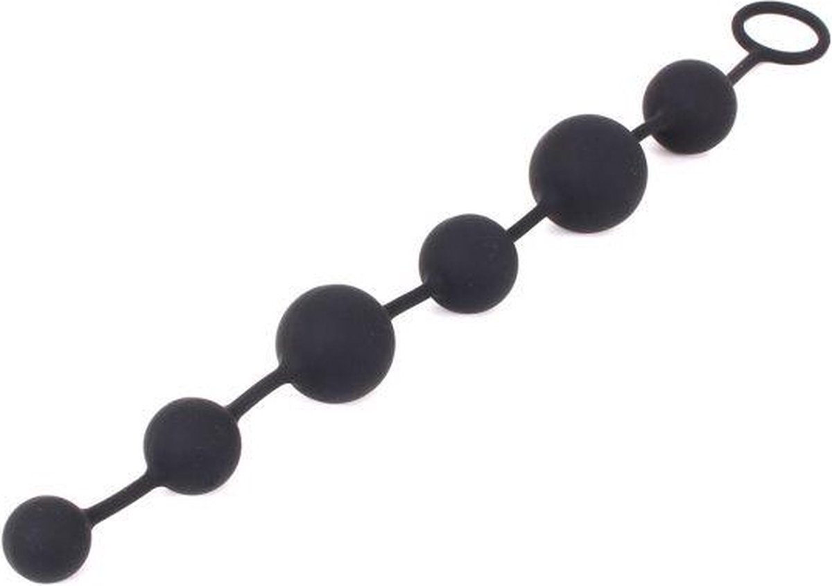 Keksa qaynona jinsiy olatni korib, jinsiy aloqa qilishni xohlaydi.