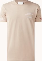 In Gold We Trust T-shirt met logoborduring - Lichtbruin - Maat XL
