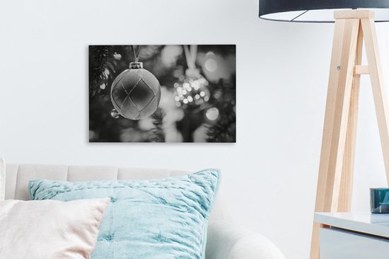 Tableau sur toile Un gros plan de décorations de Noël décoratives près d'un sapin de Noël - noir et blanc - 30x20 cm - Décoration murale de Noël pour l'intérieur - Décoration de Noël Salon - Décoration de Noël à la maison