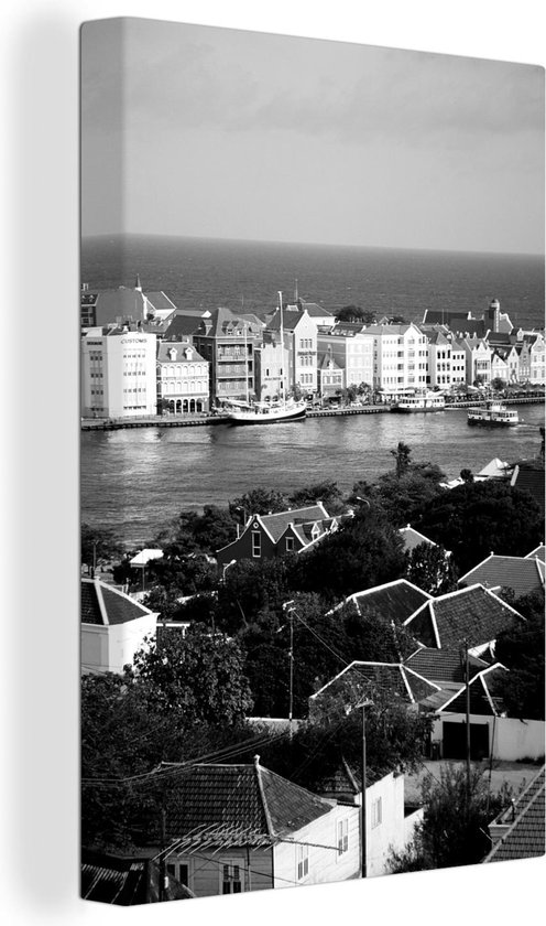 Canvas Schilderij Uitzicht op de huizen van Willemstad in Curaçao - zwart wit - 40x60 cm - Wanddecoratie