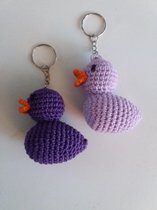 Set van 2 eendjes sleutelhangers paars