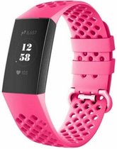 Siliconen Smartwatch bandje - Geschikt voor  Fitbit Charge 4 siliconen bandje met gaatjes - roze - Maat: S - Horlogeband / Polsband / Armband