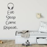 Muursticker Eat Sleep Game Repeat Headset - Donkergrijs - 83 x 160 cm - baby en kinderkamer - game baby en kinderkamer - teksten en gedichten baby en kinderkamer alle