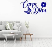 Sticker Muursticker Carpe Diem Avec Papillon Et Trèfle à Quatre Feuilles - Bleu Foncé - 120 x 60 cm - Muursticker4Sale