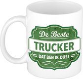 De beste trucker cadeau koffiemok / theebeker wit met groen embleem - 300 ml - keramiek - cadeaumok voor vrachtwagenchauffeur / vrachtrijder
