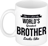 This is what the worlds greatest brother looks like cadeau koffiemok / theebeker 300 ml - verjaardag / cadeau - tekst mokken