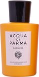 Gele fles met een wit etiket van Acqua di Parma Barbiere, verfrissende aftershave emulsie.