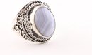 Bewerkte zilveren ring met blauwe lace agaat - maat 17