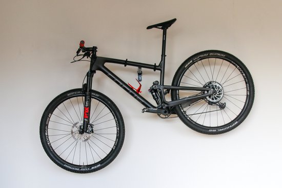 BBB Cycling Fiets Ophangsysteem - Ruimtebesparende Muurbeugel MTB & Racefiets - Tot 15 KG - Wallmount - BTL-93 van BBB Cycling — afbeelding 4