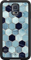 Casimoda® hoesje - Geschikt voor Samsung Galaxy S5 - Blue Cubes - Zwart TPU Backcover - Marmer - Blauw
