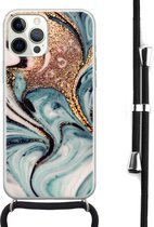 Hoesje met koord - Geschikt voor iPhone 12 Pro Max - Marmer blauw swirl - Verstelbaar zwart koord - Transparant, Blauw, Goud - Marmer - Leuke Telefoonhoesjes