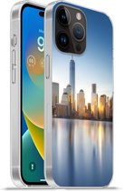 Geschikt voorApple Iphone 14 Pro - Softcase hoesje - New York - Skyline - Reflectie - Siliconen Telefoonhoesje