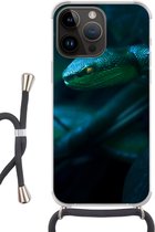 Geschikt voorApple Iphone 14 Pro - Crossbody Case - Slang - Macro - Hout - Siliconen - Crossbody - Backcover met Koord - Telefoonhoesje met koord - Hoesje met touw