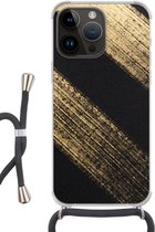 Geschikt voorApple Iphone 14 Pro - Crossbody Case - Gouden verfstrepen op een zwarte achtergrond - Siliconen - Crossbody - Backcover met Koord - Telefoonhoesje met koord - Hoesje met touw