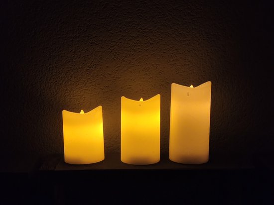 LED Kaarsen met bewegende vlam - Wax - Set van 3 - Werkt op AAA Batterijen - Merkloos