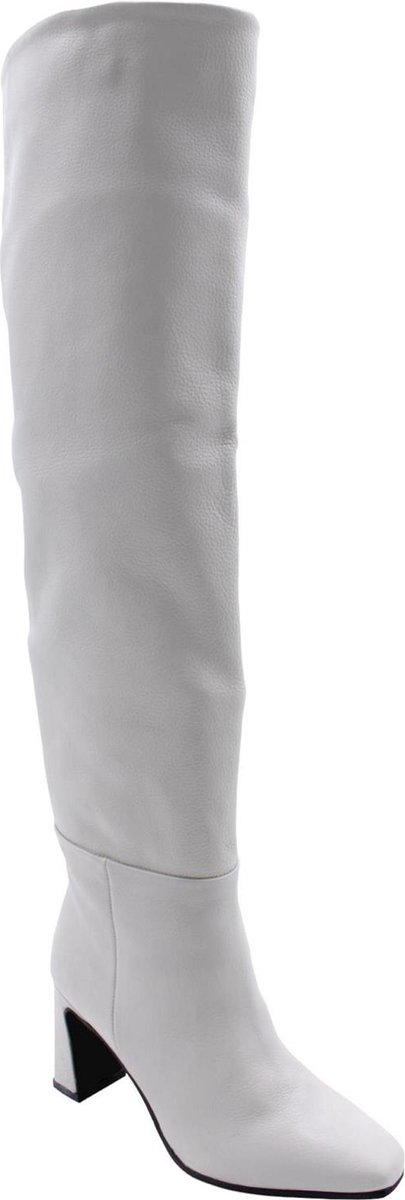 Carmens Laars White 38