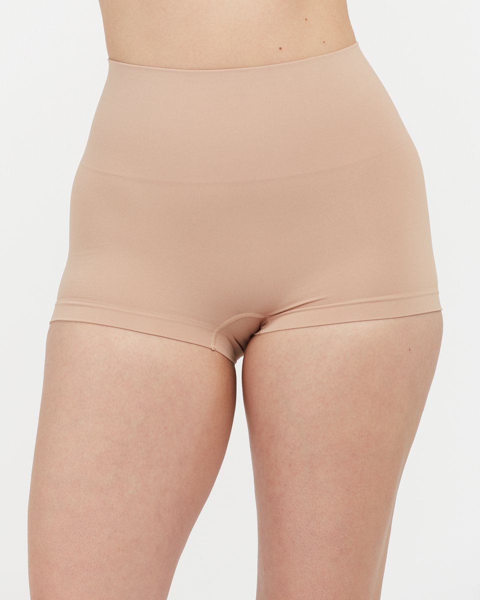 Spanx EcoCare Seamless Shaping - Boyshort - Kleur Beige - Maat M | bol.com